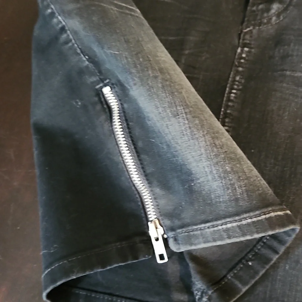 Guess jeans black mini skirt size 26